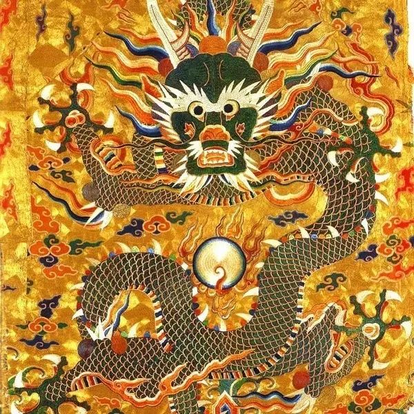 古代至高無(wú)上的刺繡龍紋